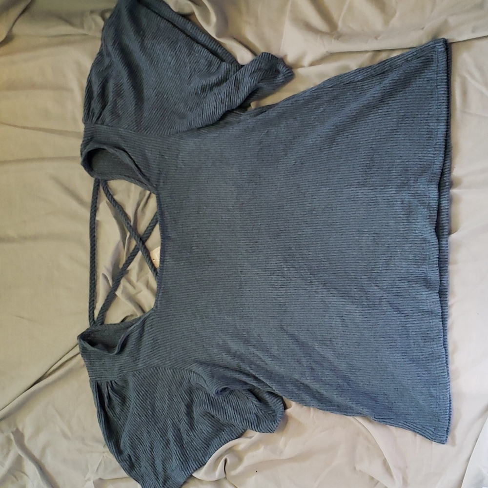 NWT Blue Maurices ribbed flutter sleeve top